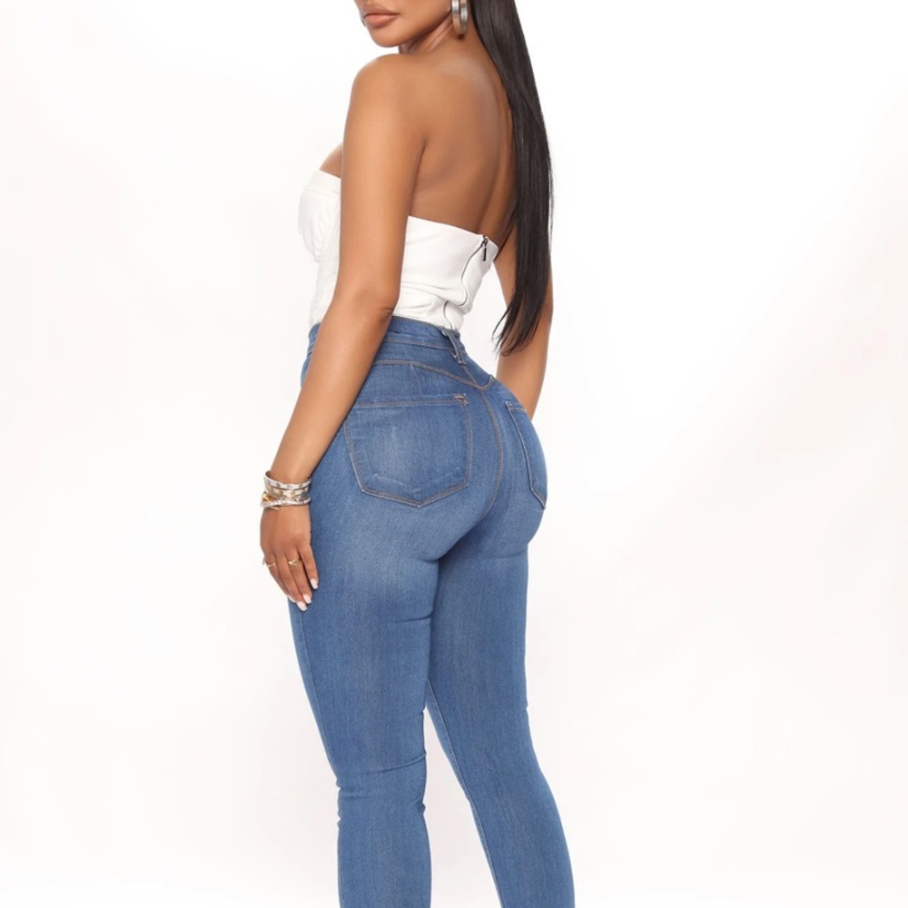 Classic Beauty Booty Lifter Skinny Jeans- medium blue wash
